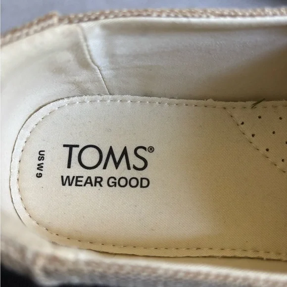 Toms Beige Flats - Picture 2 of 3